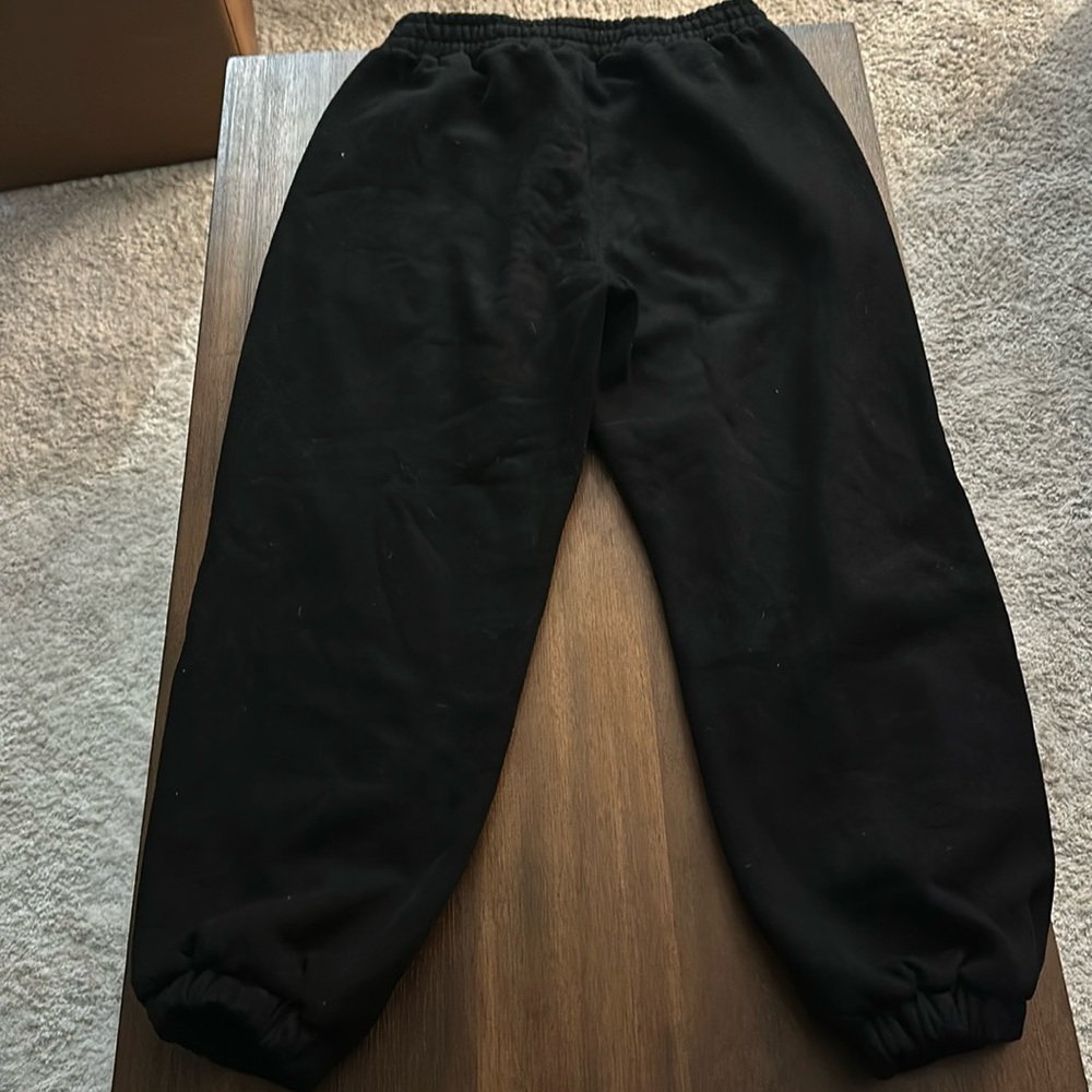 Comfrt: Black Sweatpants